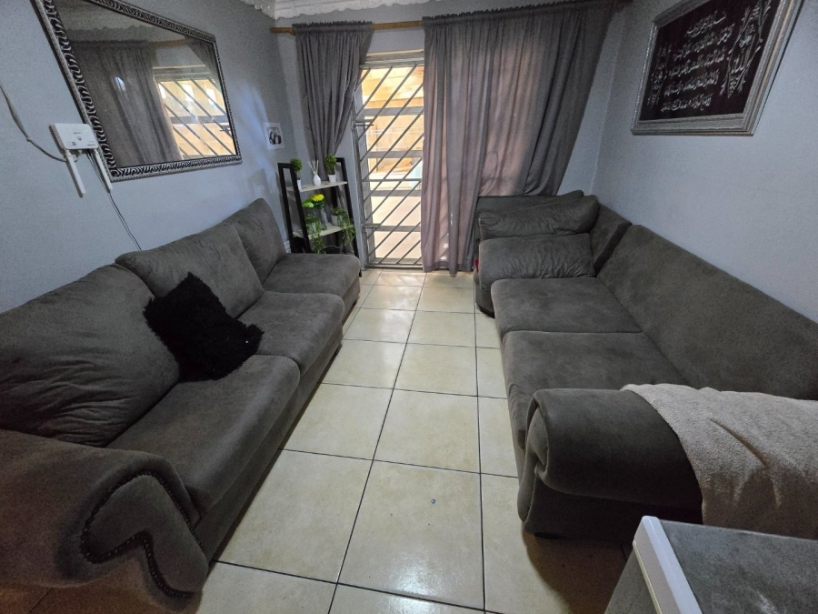 3 Bedroom Property for Sale in Lentegeur Western Cape